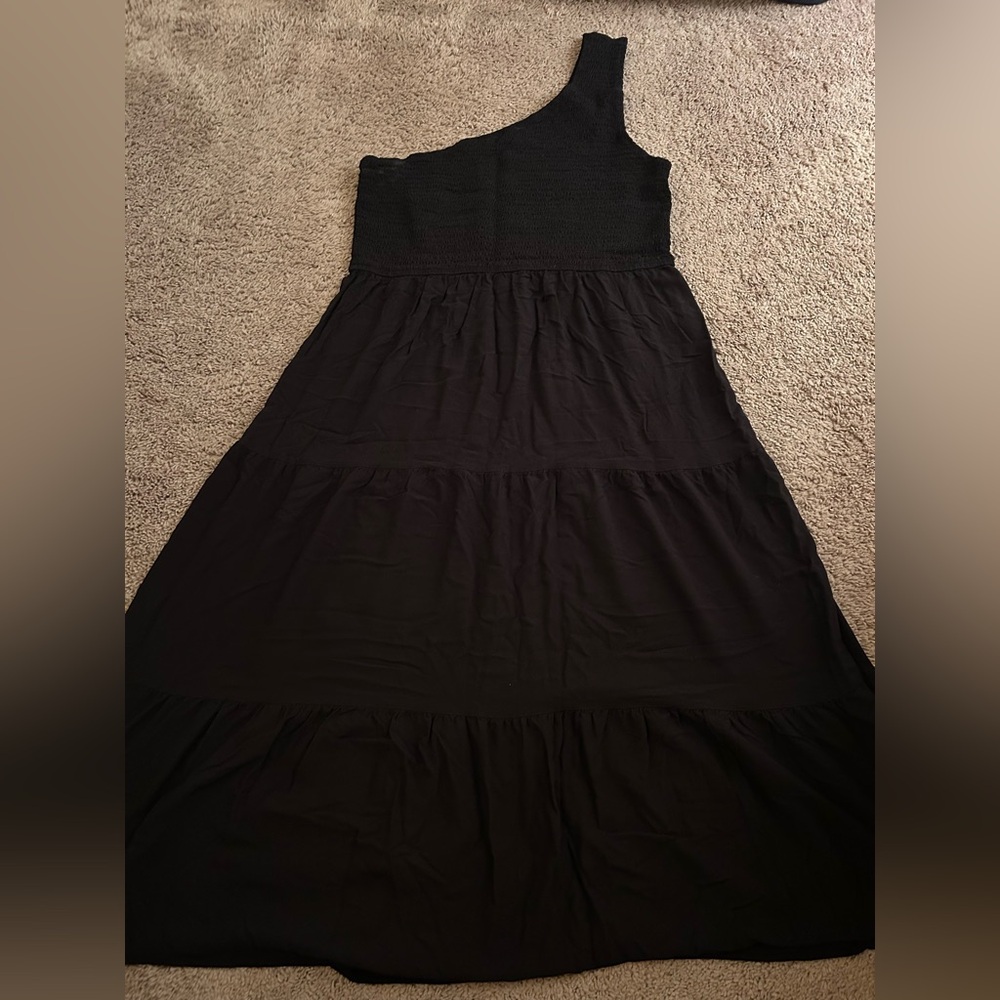 Black One-Shoulder Maxi Dress